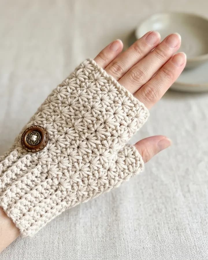 Apricot Star Stitch Fingerless Gloves crochet pattern, photo 1